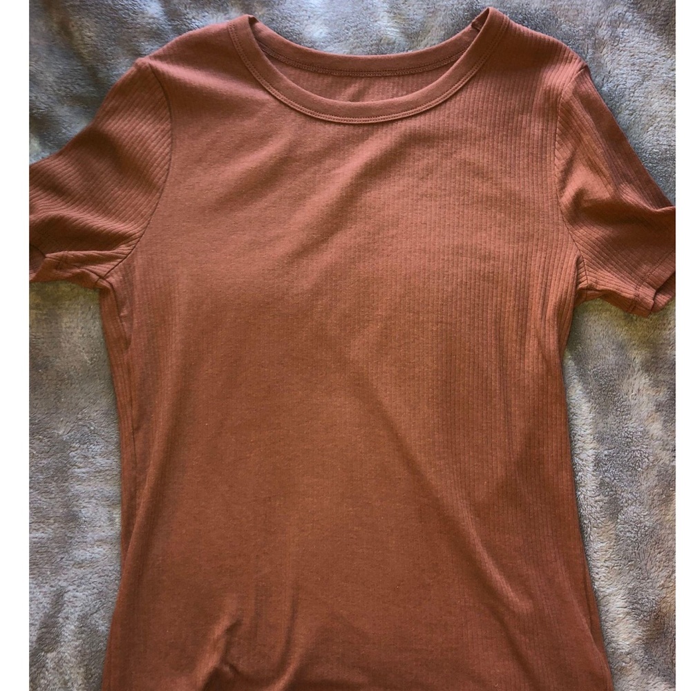 ribbed beige tee